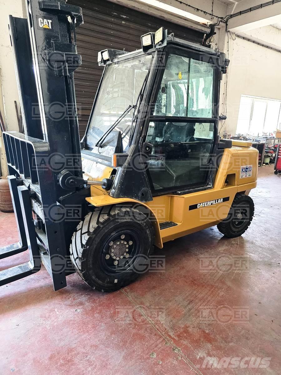 CAT DP45K Dyzeliniai krautuvai