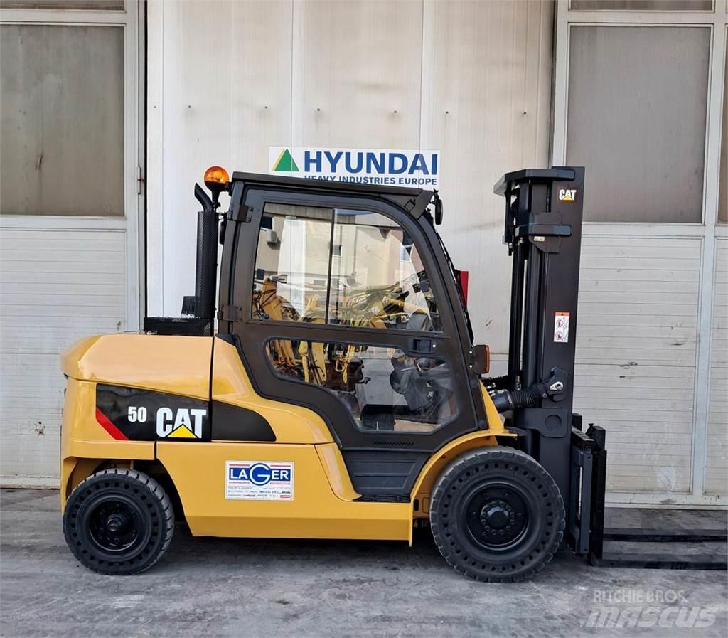 CAT DP50N Dyzeliniai krautuvai