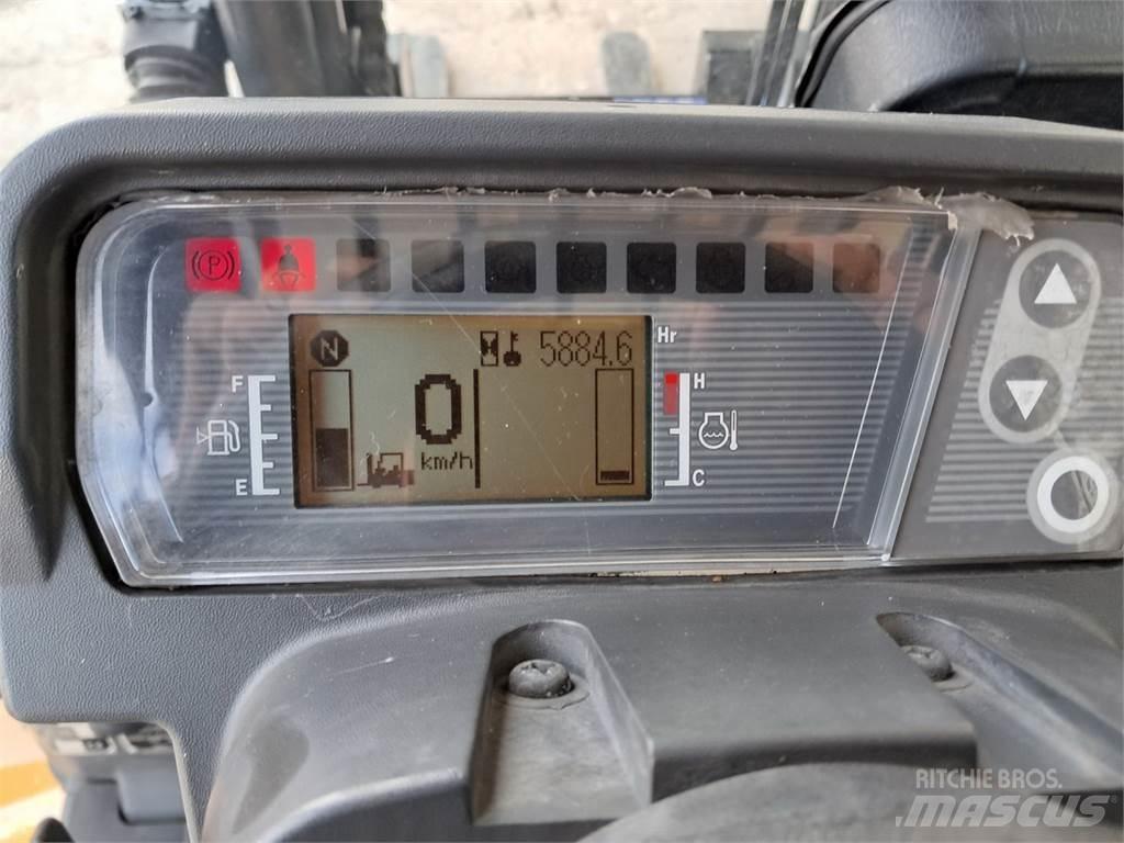 CAT DP50N Dyzeliniai krautuvai