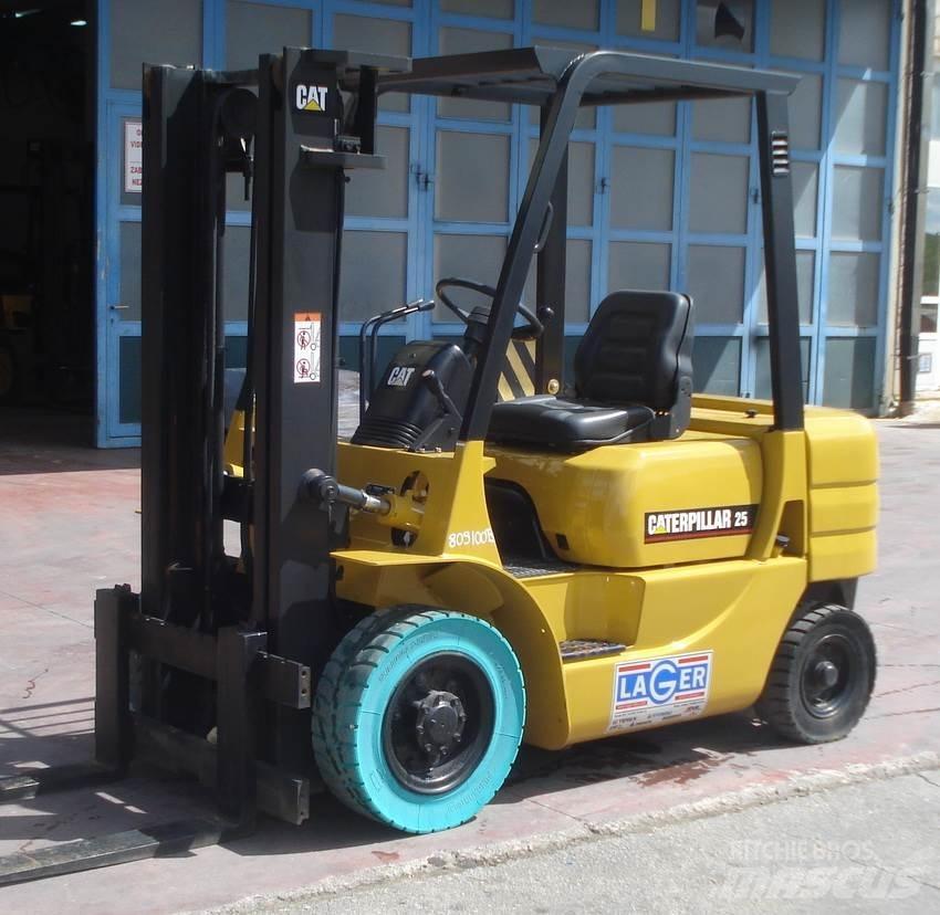 CAT GP25 LPG (dujiniai) krautuvai