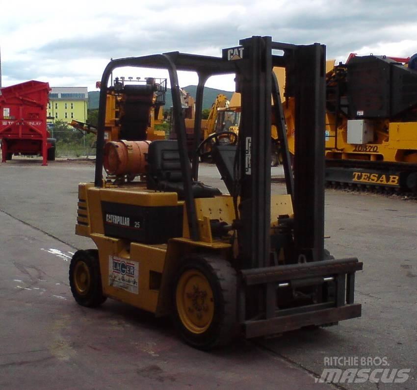 CAT GP25-2 LPG (dujiniai) krautuvai