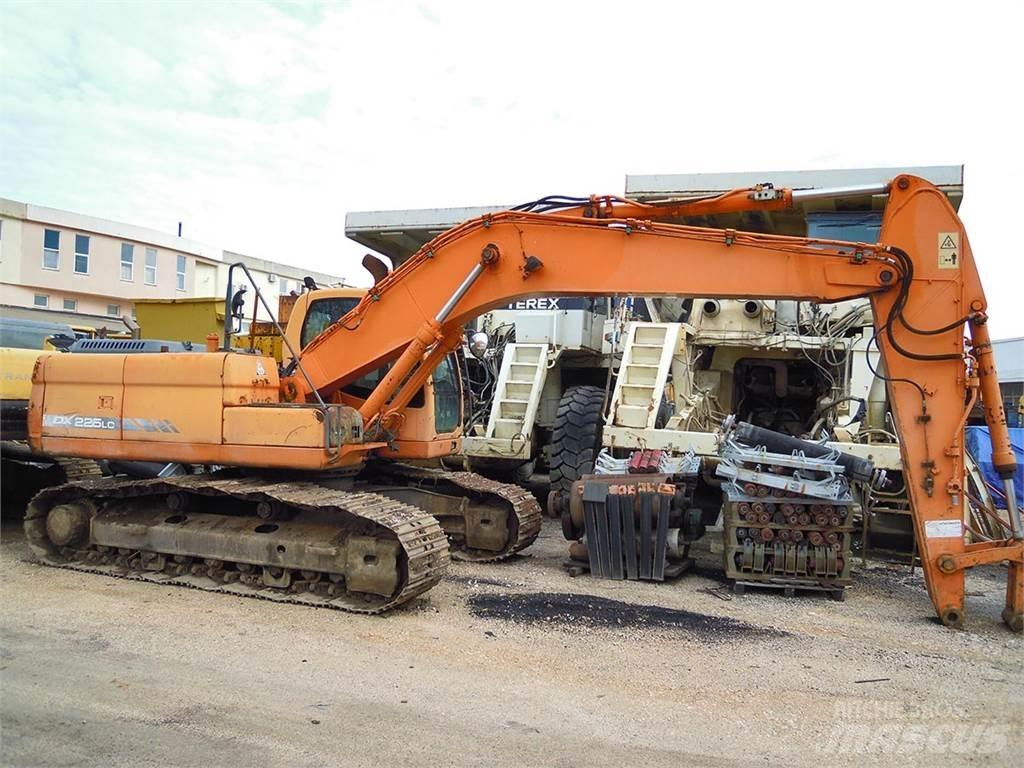 Doosan DX225LC Vikšriniai ekskavatoriai