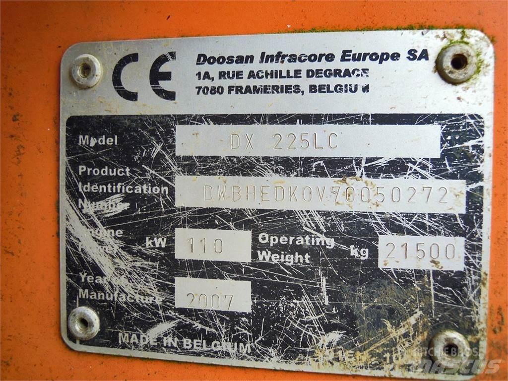 Doosan DX225LC Vikšriniai ekskavatoriai