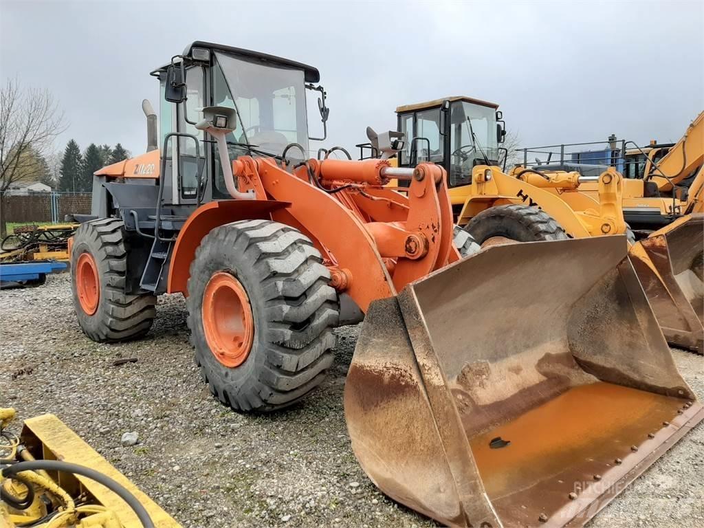 Hitachi ZW220 Naudoti ratiniai krautuvai