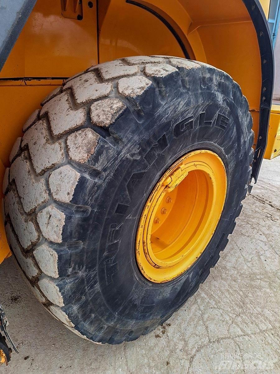Hyundai HL960 Naudoti ratiniai krautuvai