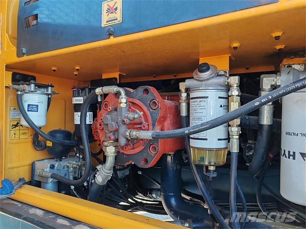 Hyundai HX330L Vikšriniai ekskavatoriai