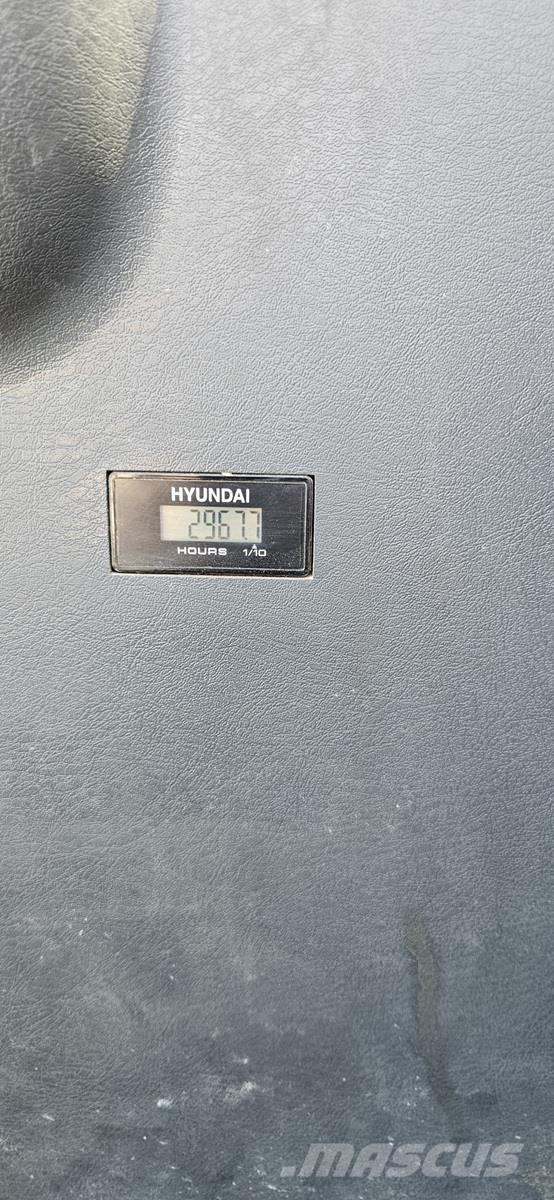 Hyundai R210NLC-9 Vikšriniai ekskavatoriai