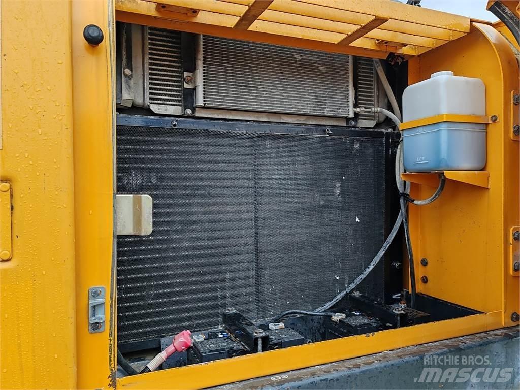 Hyundai R250NLC-7A Vikšriniai ekskavatoriai