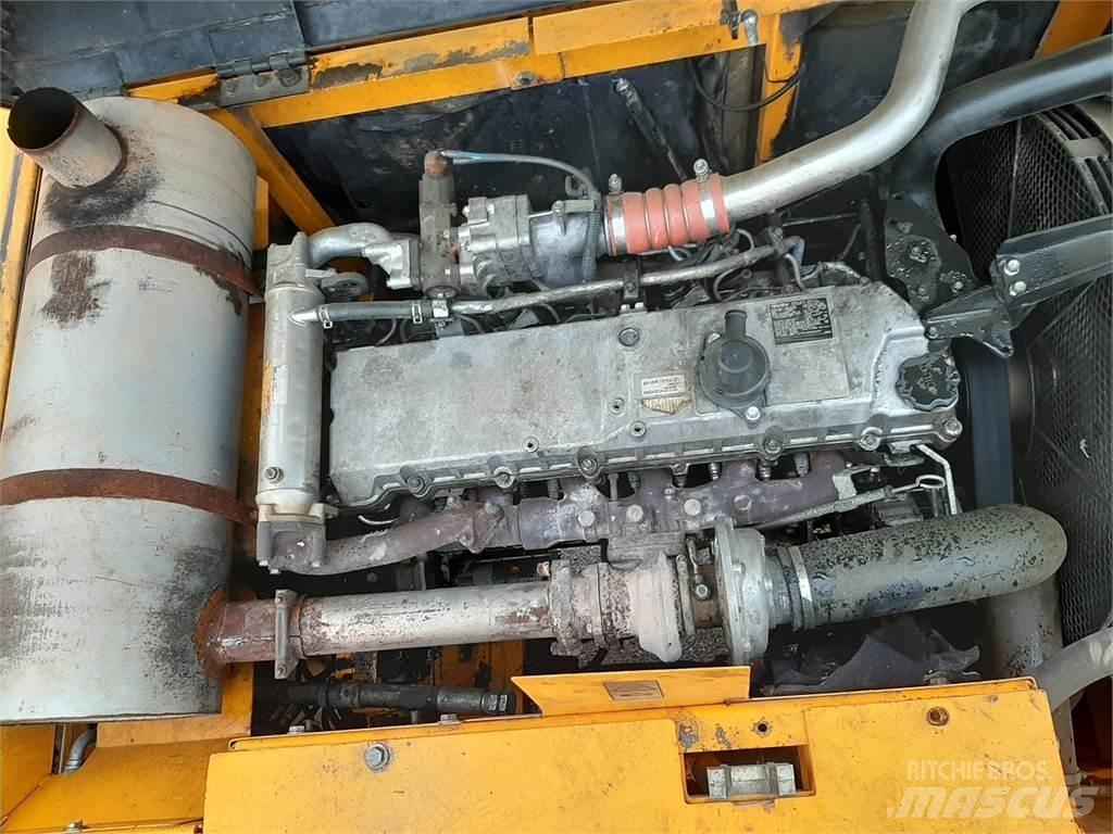 JCB JS330NL Vikšriniai ekskavatoriai