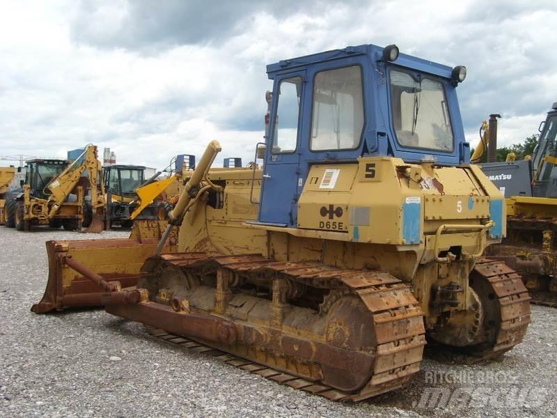 Komatsu D65E-8 Vikšriniai buldozeriai