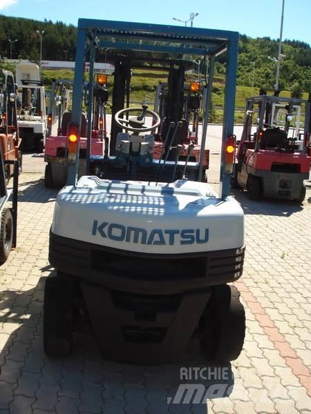 Komatsu FG20-11 Šakiniai krautuvai - Kita