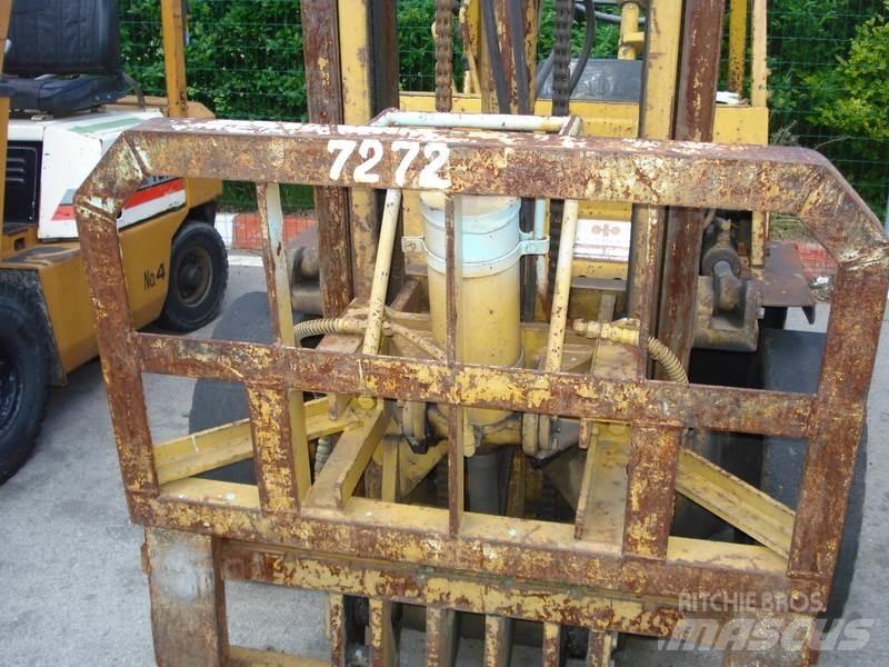 Komatsu FG25-7 Šakiniai krautuvai - Kita