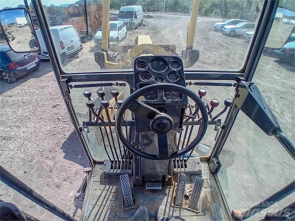 Komatsu GD655-3A Greideriai