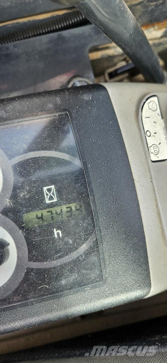 Komatsu PC26MR-3 Mini ekskavatoriai < 7 t