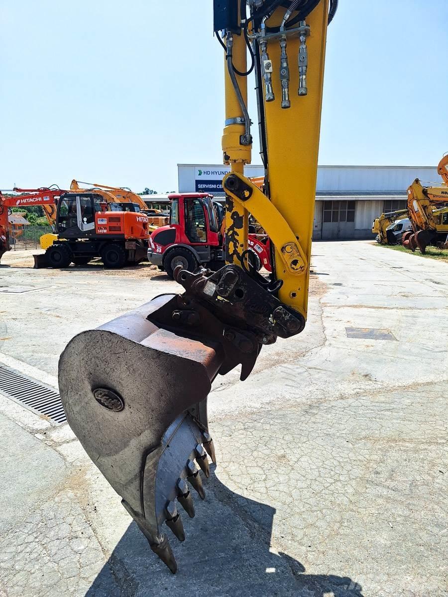Komatsu PW118MR-8 Ratiniai ekskavatoriai