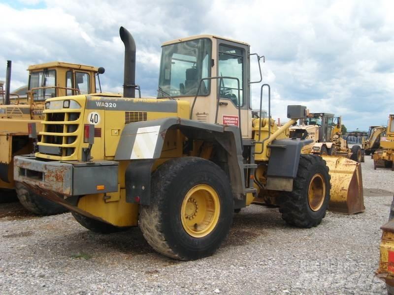 Komatsu WA320-3H Naudoti ratiniai krautuvai