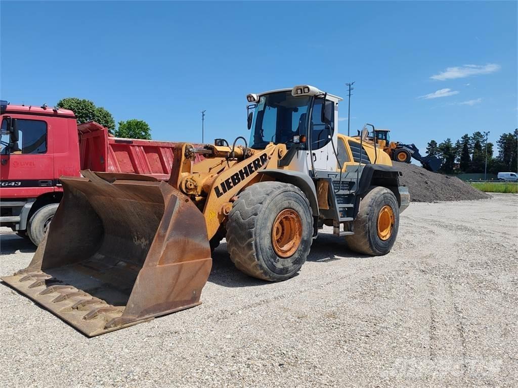 Liebherr L566 Naudoti ratiniai krautuvai