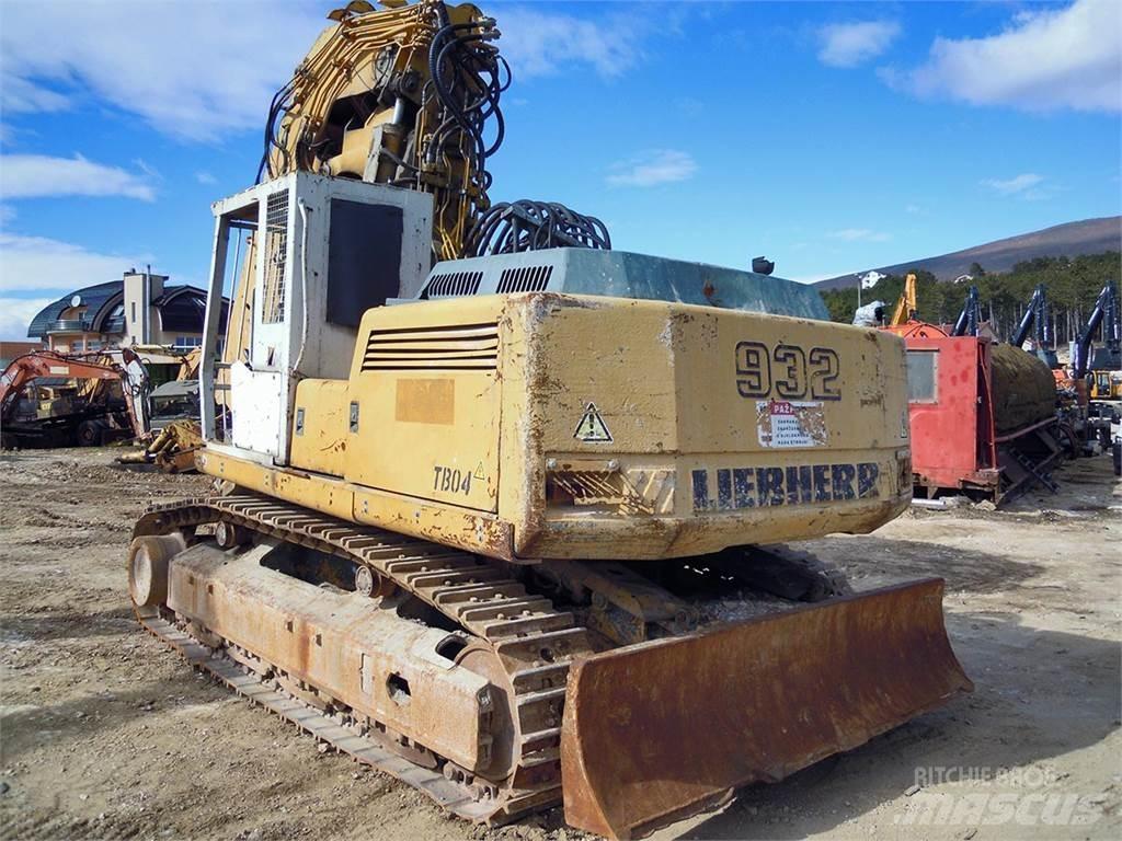 Liebherr R932 T Vikšriniai ekskavatoriai