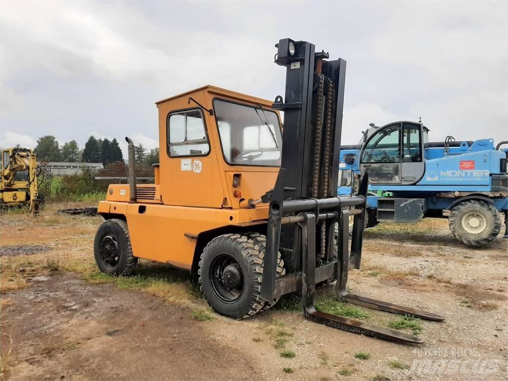 Litostroj V8 Dyzeliniai krautuvai