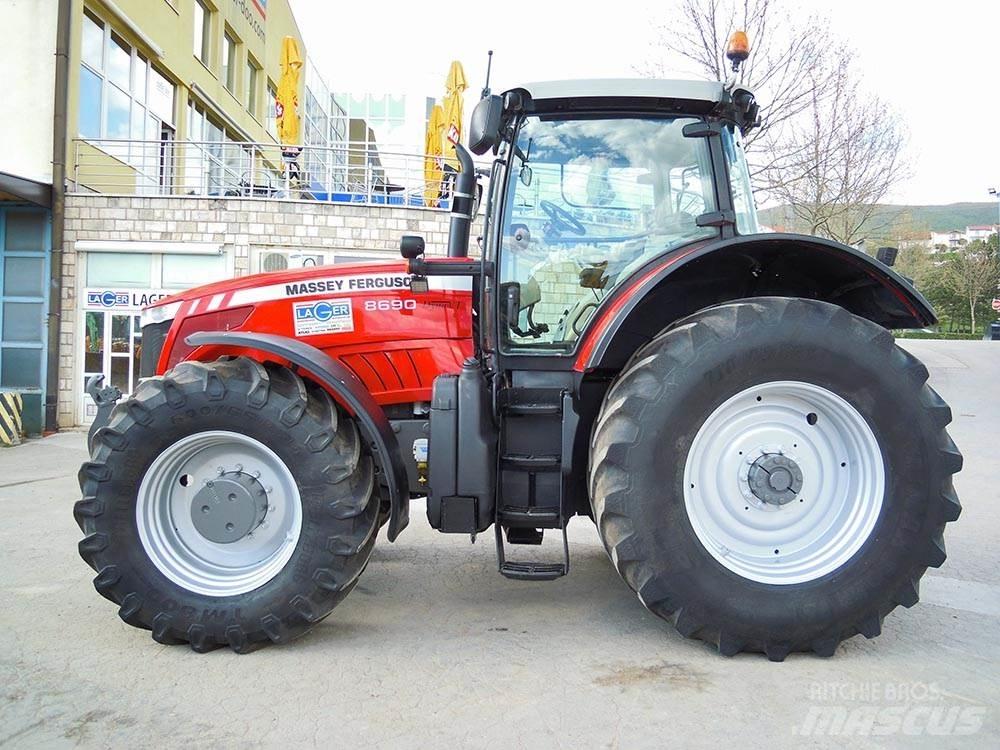 Massey Ferguson 8690 Traktoriai