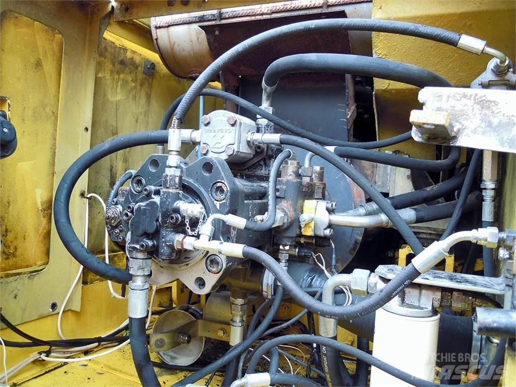 New Holland E305 Vikšriniai ekskavatoriai