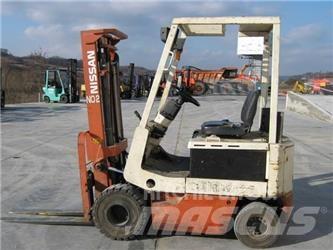 Nissan M01L15 Elektriniai šakiniai krautuvai