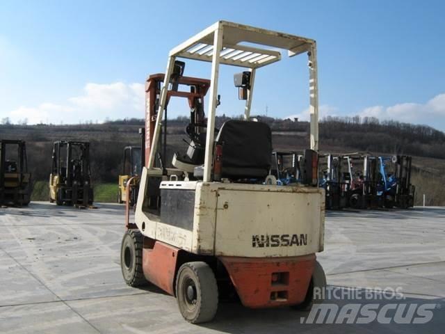Nissan M01L15 Elektriniai šakiniai krautuvai