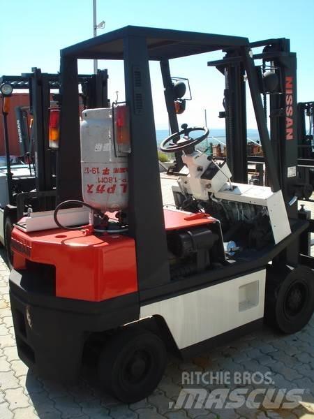 Nissan NH01A15 Šakiniai krautuvai - Kita