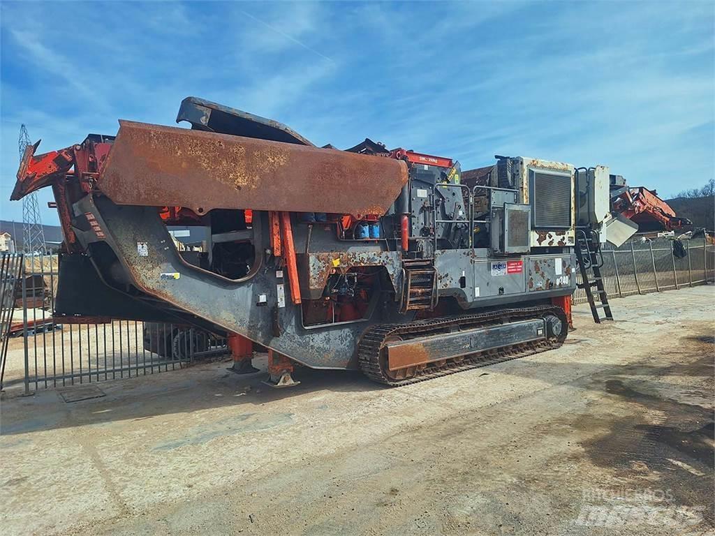 Sandvik QI 240 Mobilūs smulkintuvai
