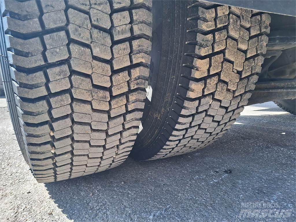 Volvo 460 Savivarčių priekabų vilkikai