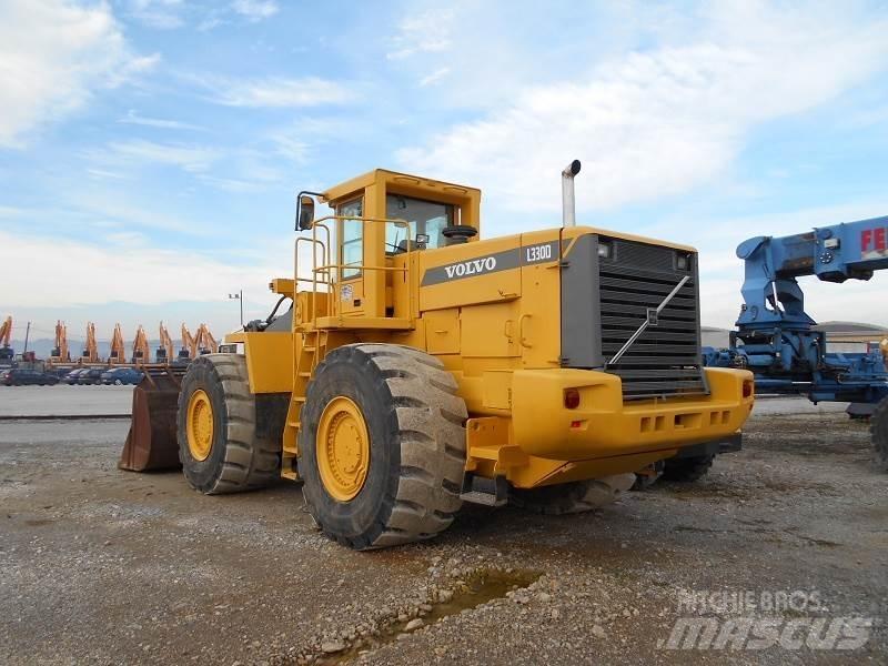 Volvo L330D Naudoti ratiniai krautuvai