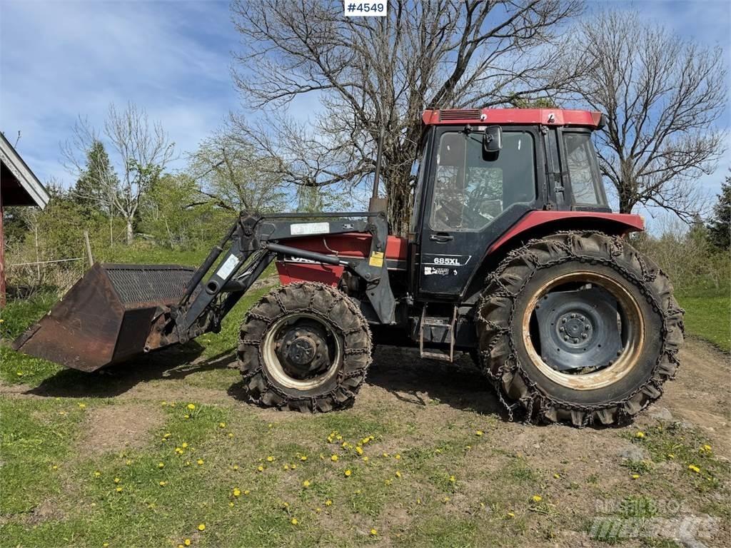 CASE 685 XL Traktoriai