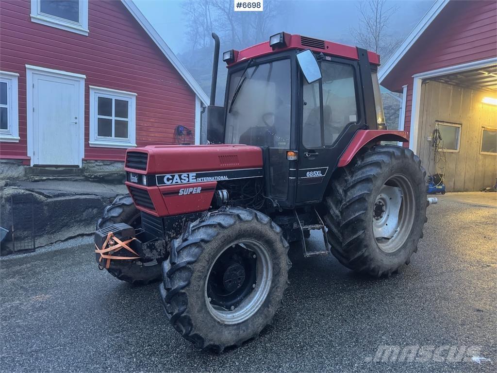 Case IH 685 XL Traktoriai