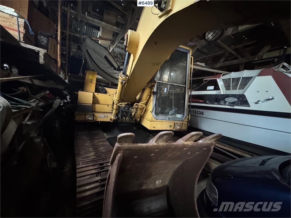 CAT 205 LC Vikšriniai ekskavatoriai