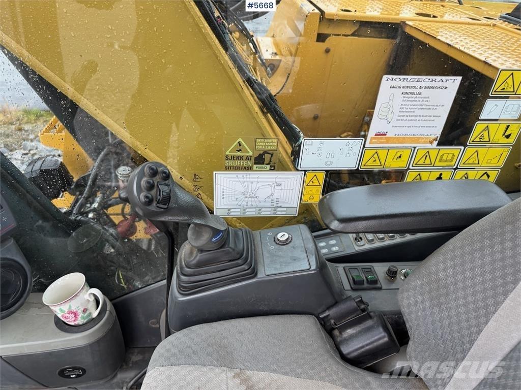 CAT 311F LRR Vikšriniai ekskavatoriai