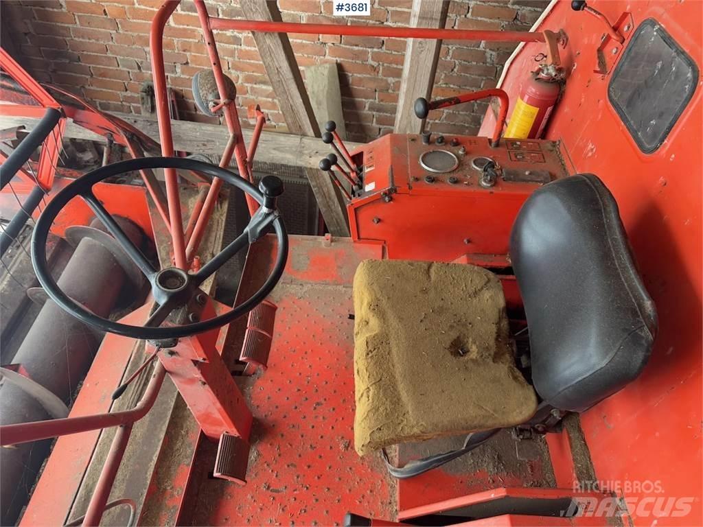 Deutz Fahr M900 Derliaus nuėmimo kombainai