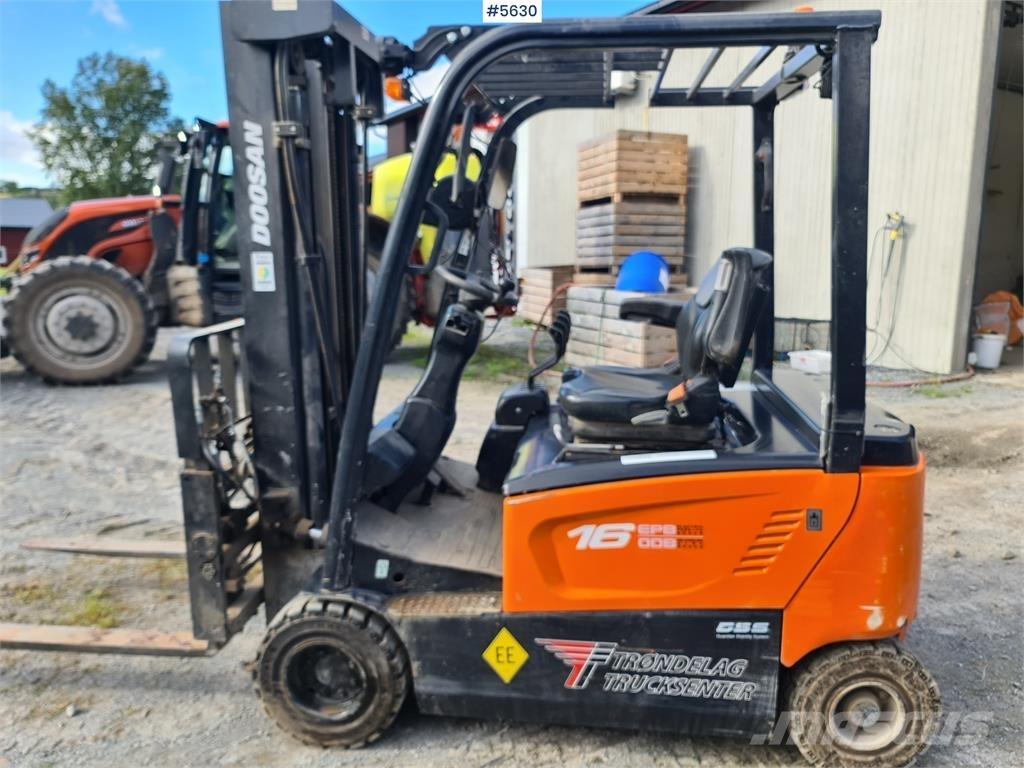 Doosan B16X-7 Šakiniai krautuvai - Kita