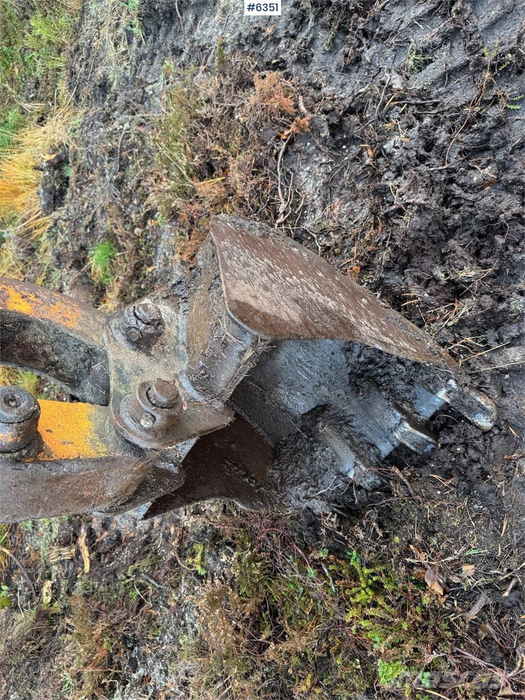 Hanix N 260-2 Vikšriniai ekskavatoriai