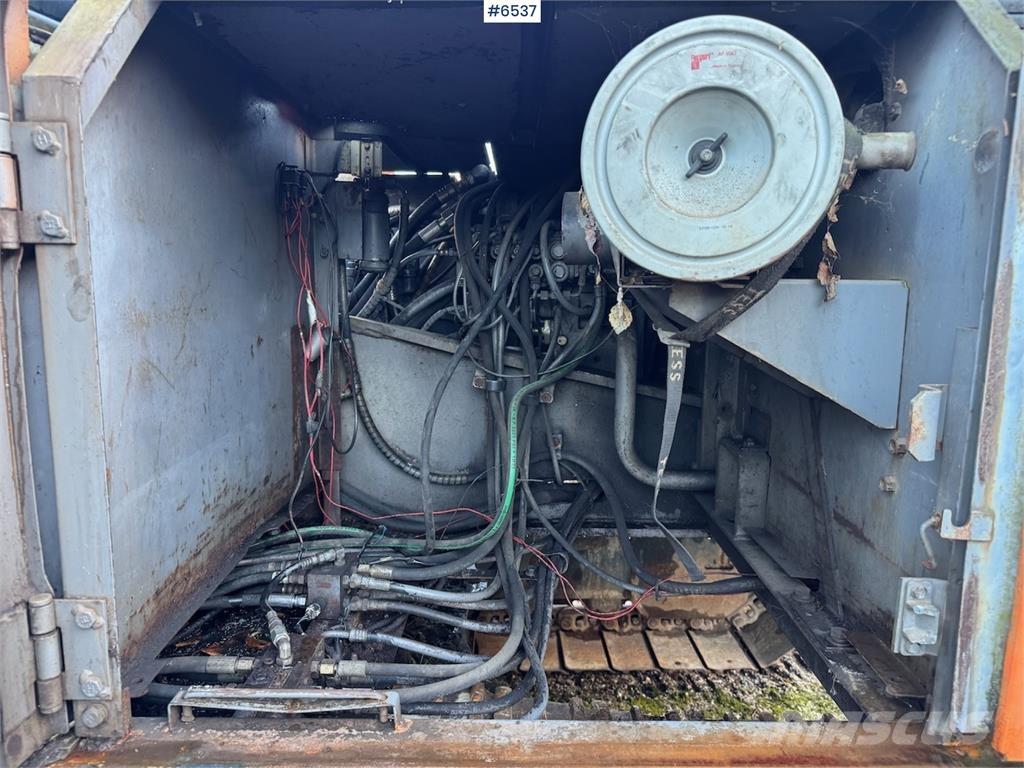 Hitachi EX 200-2. Vikšriniai ekskavatoriai