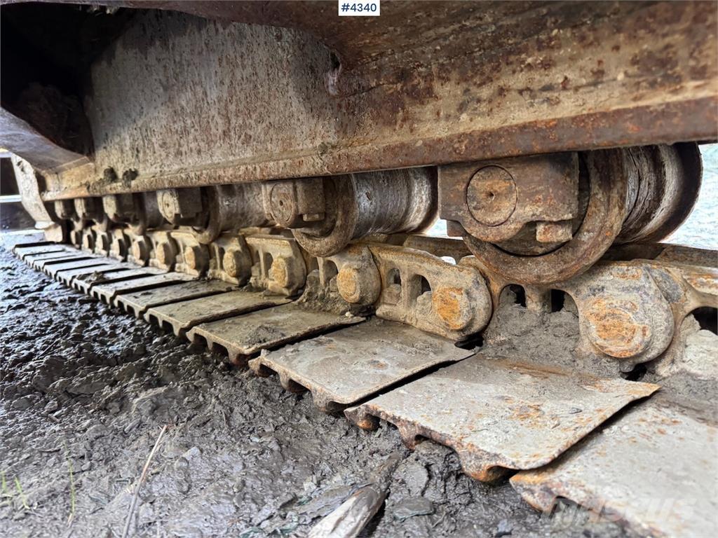 Hitachi EX120-2 Vikšriniai ekskavatoriai