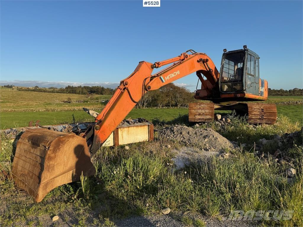 Hitachi EX120-2 Vikšriniai ekskavatoriai