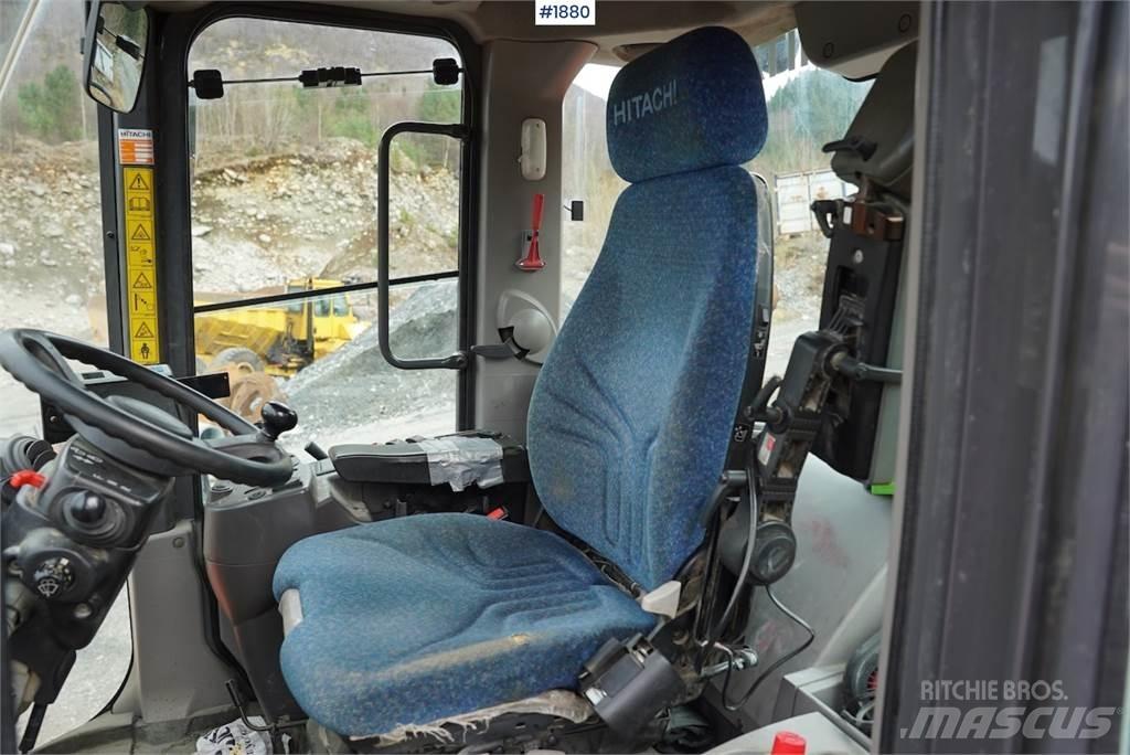 Hitachi ZW220 Naudoti ratiniai krautuvai