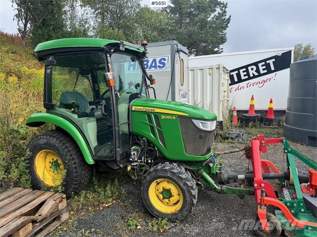John Deere 3045R Traktoriai
