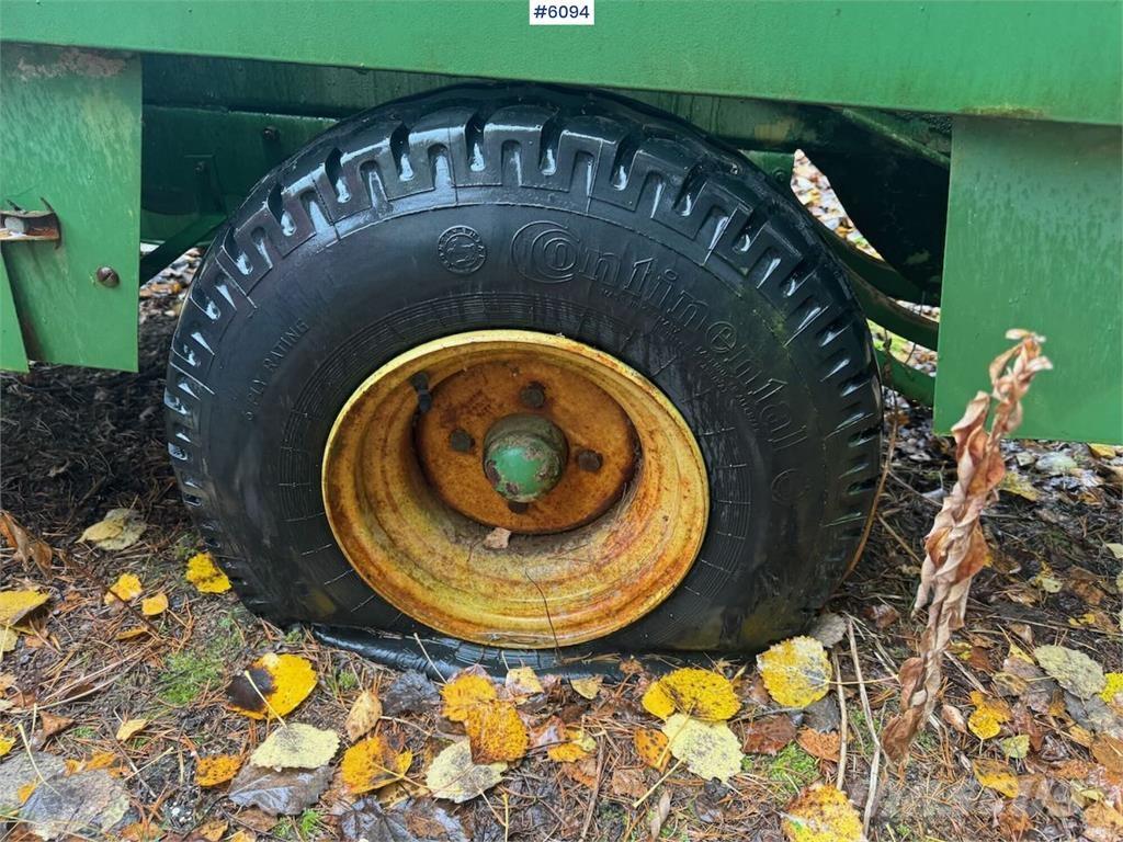 John Deere 332 Kiti derliaus nuėmimo įrengimai