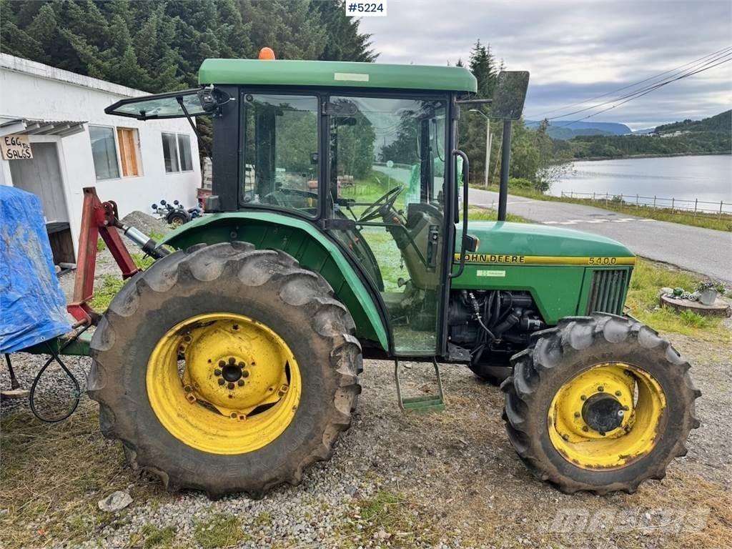 John Deere 5400 Traktoriai