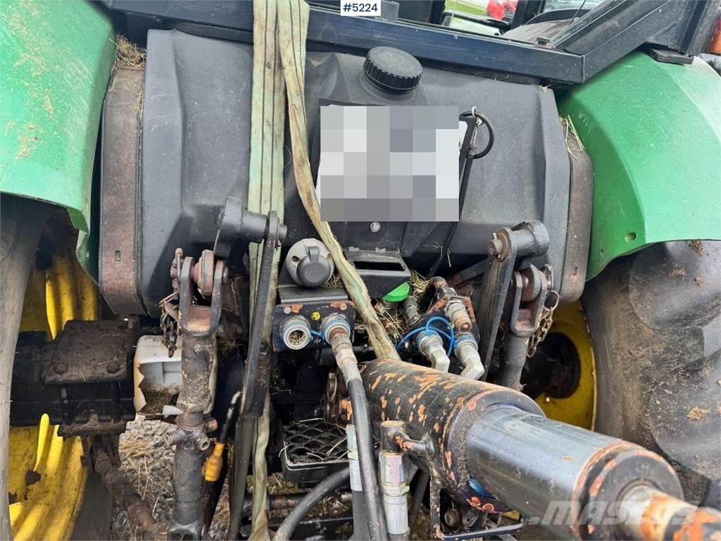 John Deere 5400 Traktoriai