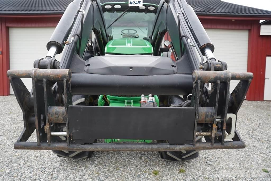 John Deere 6215R Traktoriai