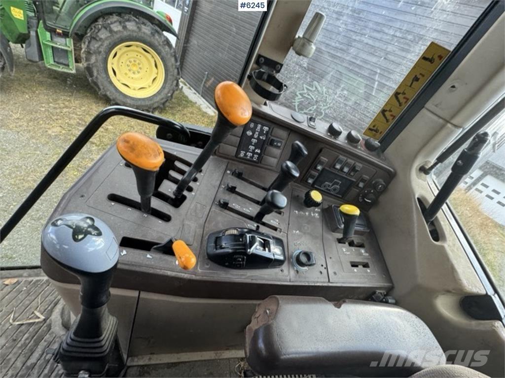 John Deere 6310 Traktoriai