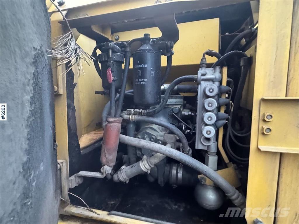 Komatsu PC130-6K Vikšriniai ekskavatoriai