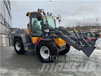 LM Trac 587 Daugiafunkciniai pakrovėjai